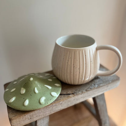 Mushroom Mug with Lid – Cottage Style