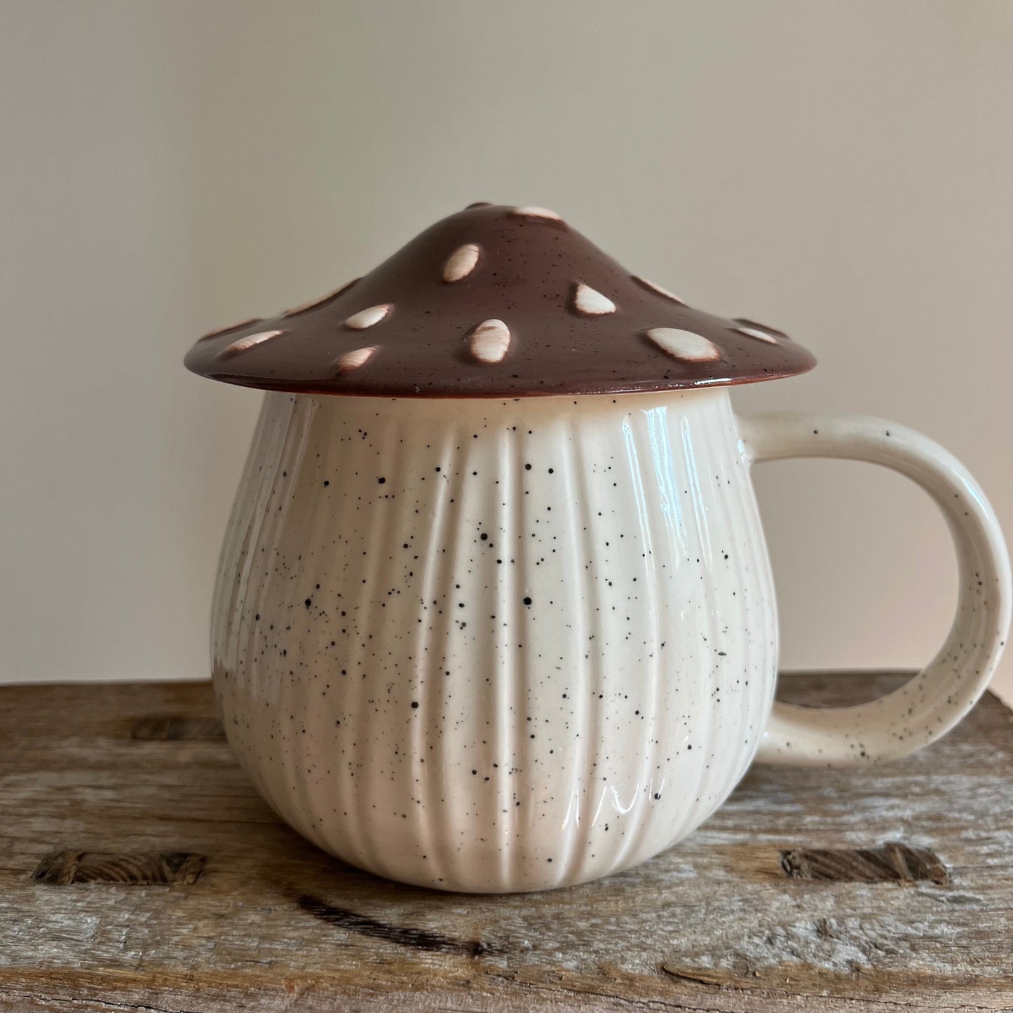 Mushroom Mug with Lid – Cottage Style